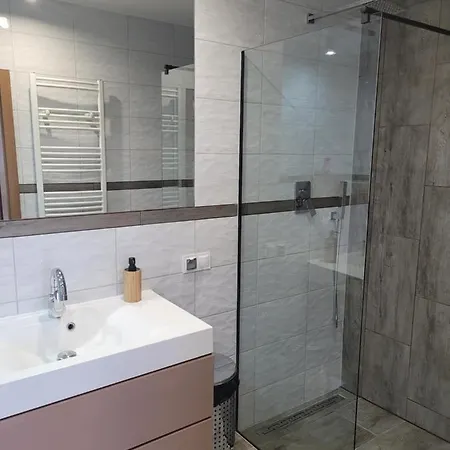 Goscinne Straznica Vakantieboerderij Jarosławiec