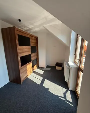 Goscinne Straznica Feriegård Jarosławiec