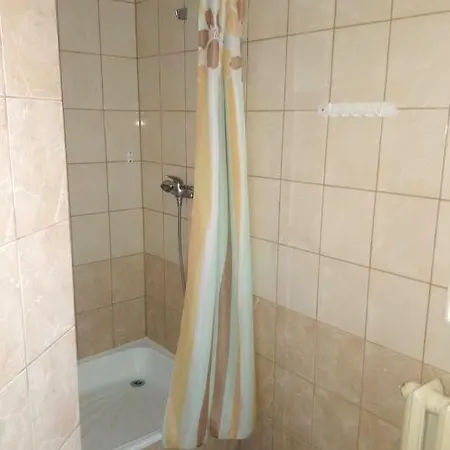 Goscinne Straznica Feriegård Jarosławiec
