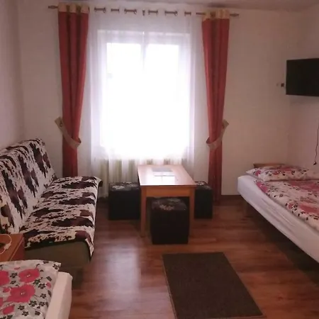 Goscinne Straznica Feriegård Jarosławiec