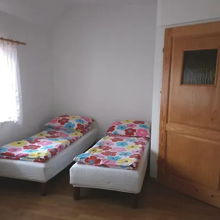 Goscinne Straznica مزرعة للإقامة *